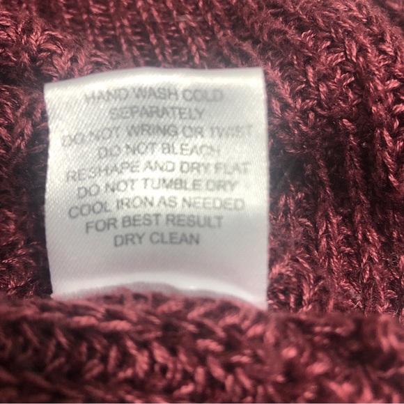 Pink Rose Crew Neck High/Low Sweater S - Picture 6 of 6
